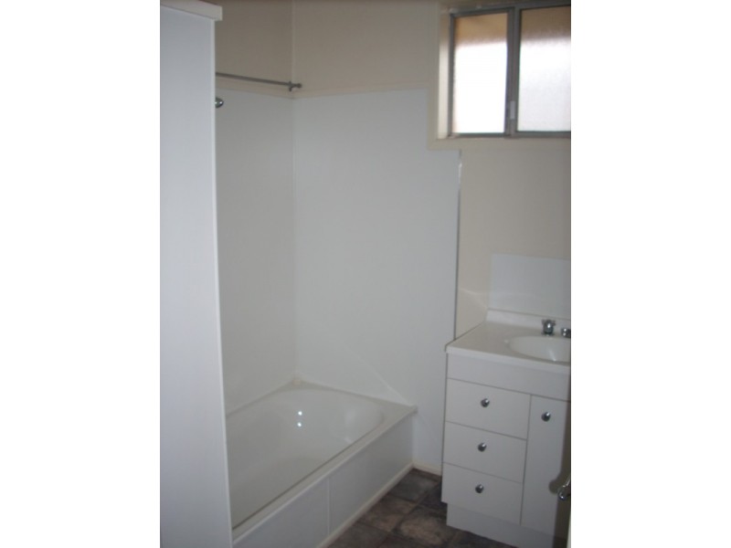 6 Greyfriars Street, Rockville QLD 4350