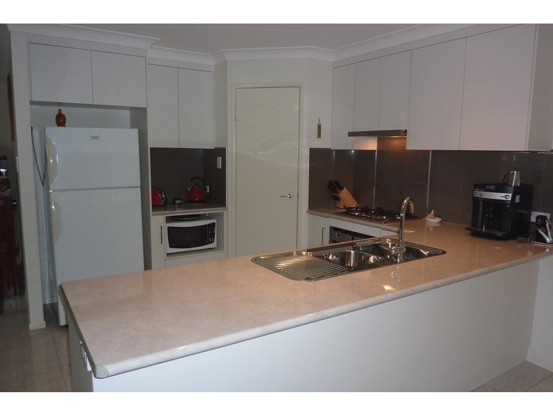 1/2 Meagan Close, Kearneys Spring QLD 4350
