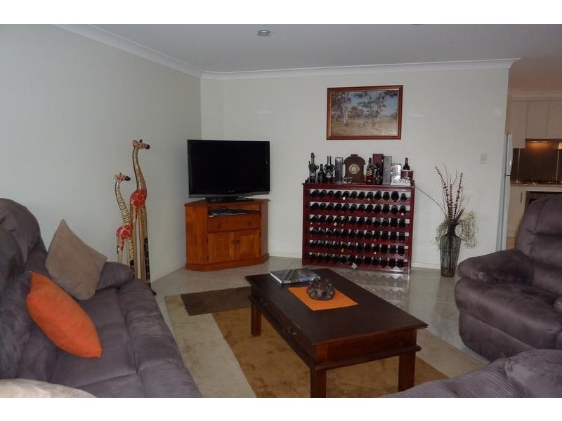 1/2 Meagan Close, Kearneys Spring QLD 4350