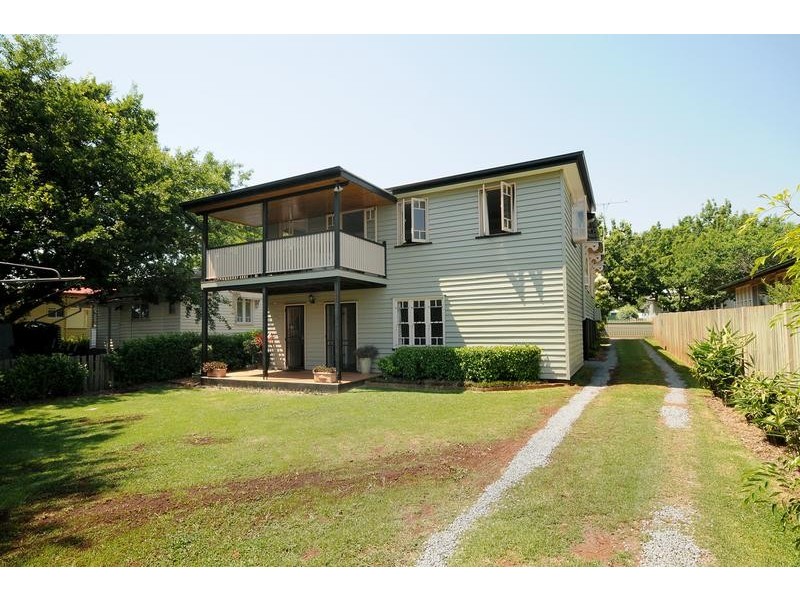 11 Leonard Street, East Toowoomba QLD 4350