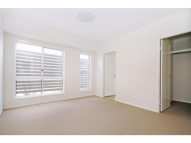 1 & 1a Barry Street, Mount Lofty QLD 4350
