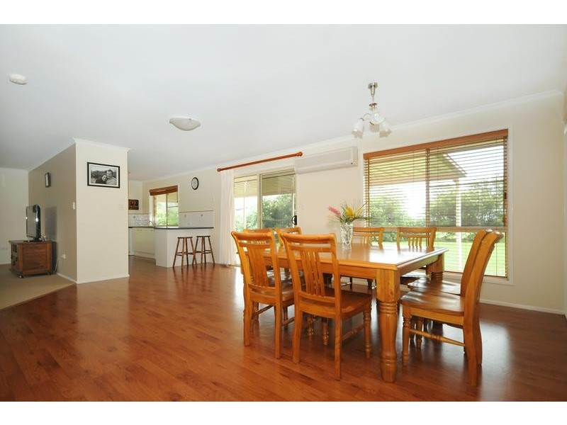 26 Kennedy Street, Cabarlah QLD 4352