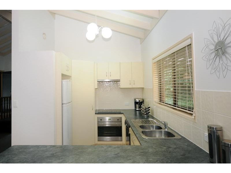 26 Amos Crescent, Mount Lofty QLD 4350