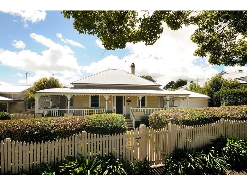 33 Arthur Street, East Toowoomba QLD 4350