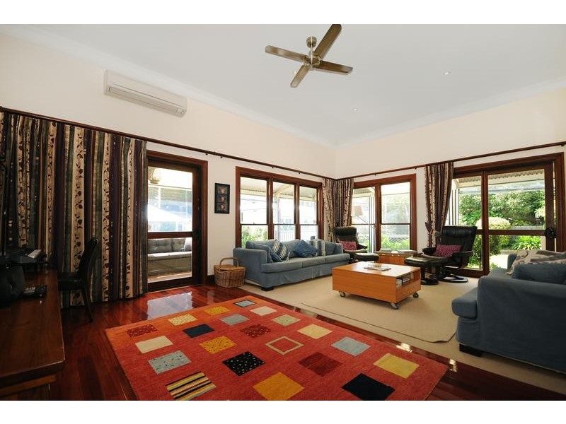 33 Arthur Street, East Toowoomba QLD 4350