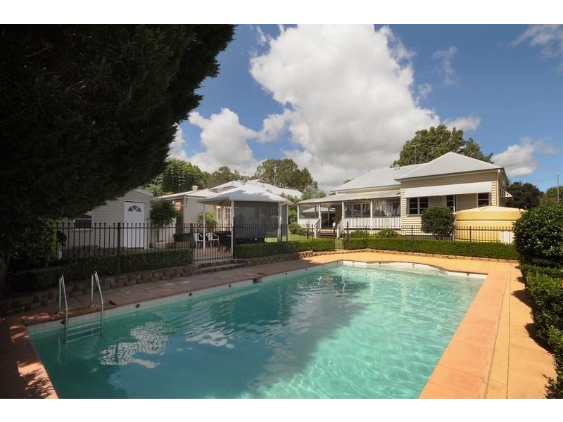 33 Arthur Street, East Toowoomba QLD 4350
