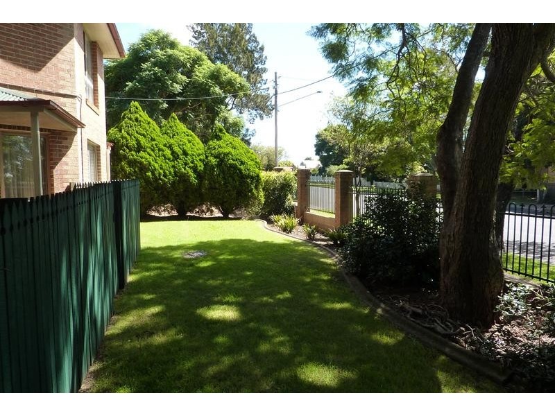 1/150 Russell Street, Newtown QLD 4350