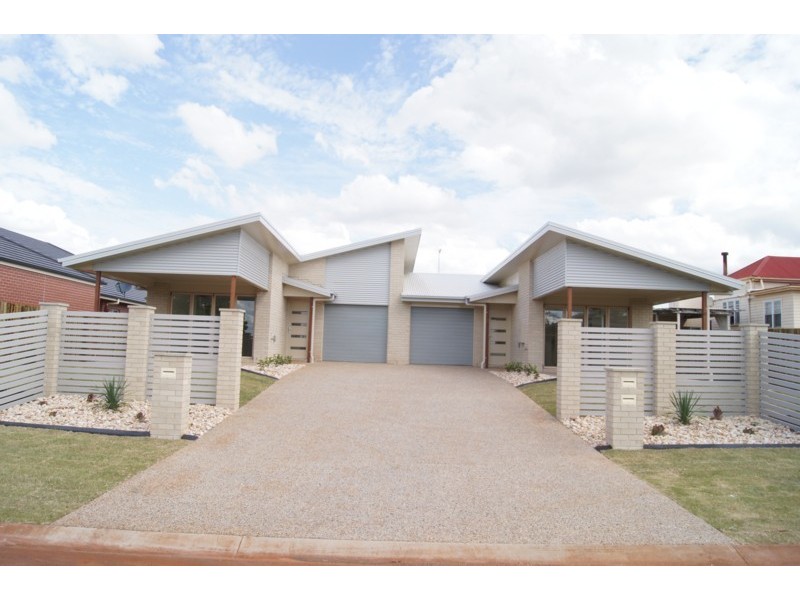 2/6 Bridget Court, Middle Ridge QLD 4350