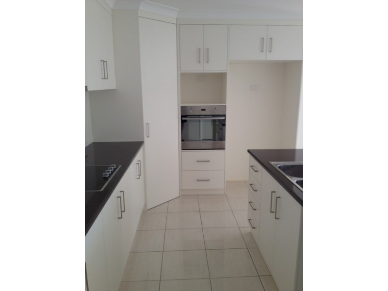 2/6 Bridget Court, Middle Ridge QLD 4350