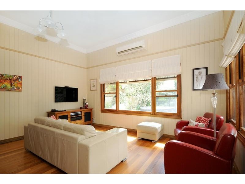 11 Warren Street, East Toowoomba QLD 4350