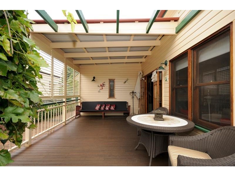 11 Warren Street, East Toowoomba QLD 4350