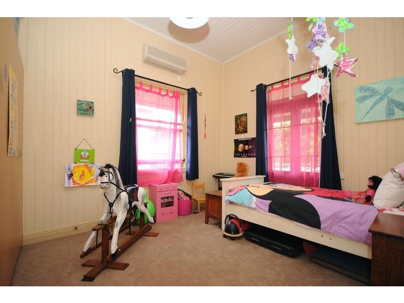11 Warren Street, East Toowoomba QLD 4350