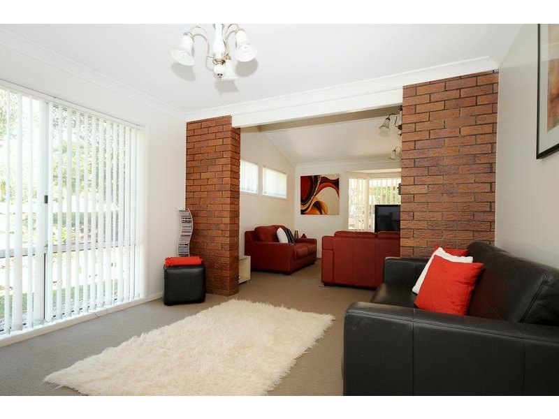 16 Skyline Drive, Blue Mountain Heights QLD 4350