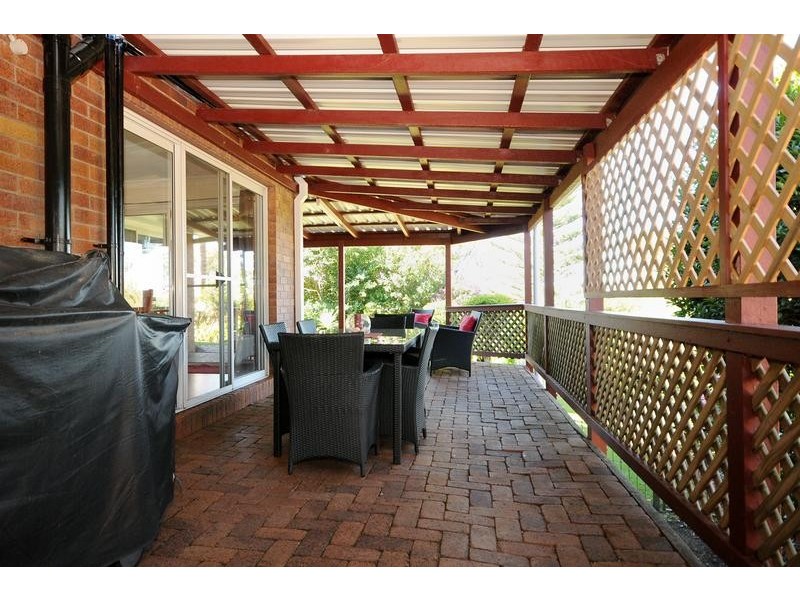 16 Skyline Drive, Blue Mountain Heights QLD 4350