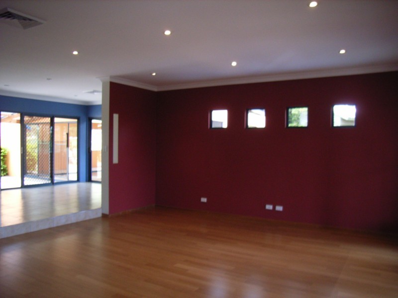 26 Hilltop Crescent, Blue Mountain Heights QLD 4350