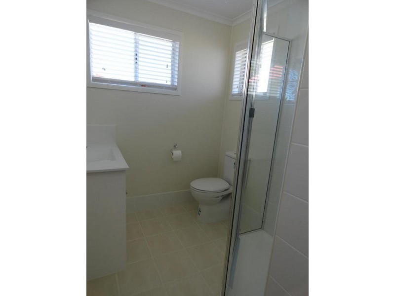 2/32 Matthews Street, Harristown QLD 4350