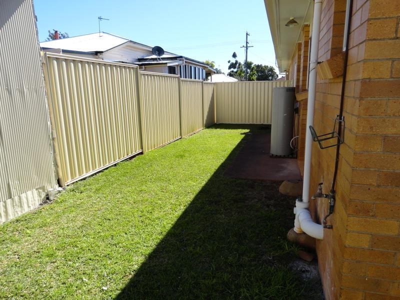 2/32 Matthews Street, Harristown QLD 4350