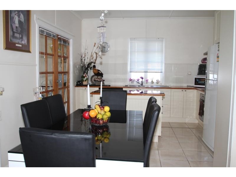 70 Drayton Road, Harristown QLD 4350