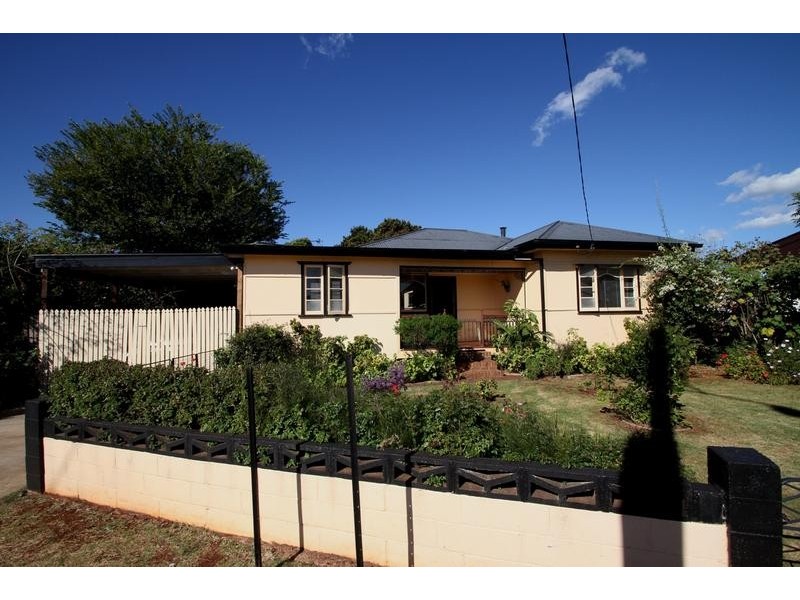 70 Drayton Road, Harristown QLD 4350