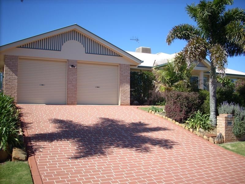 574 Hume Street, Middle Ridge QLD 4350