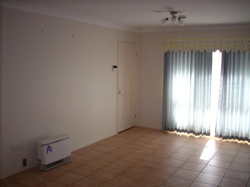 574 Hume Street, Middle Ridge QLD 4350