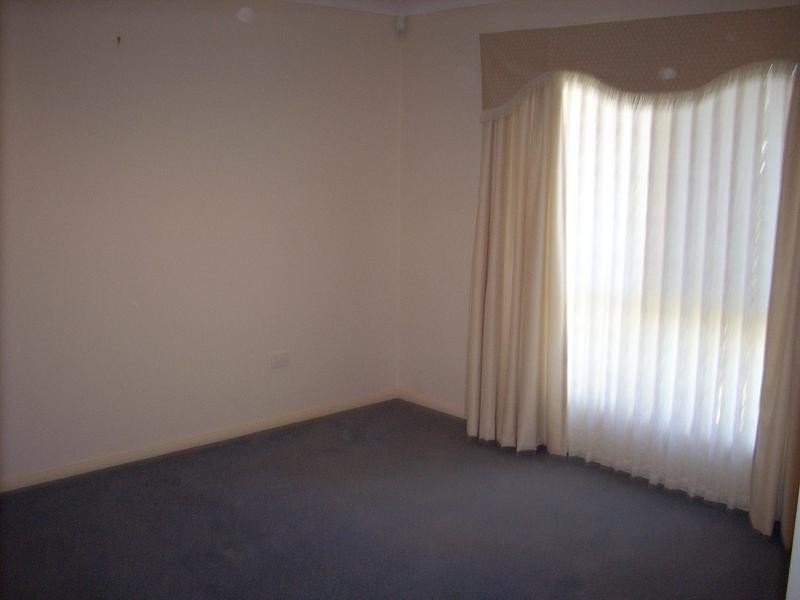 574 Hume Street, Middle Ridge QLD 4350