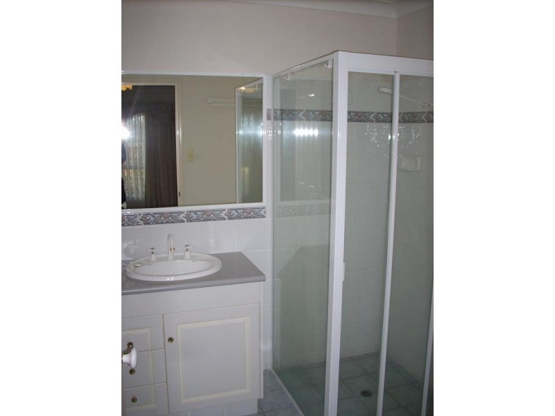 574 Hume Street, Middle Ridge QLD 4350