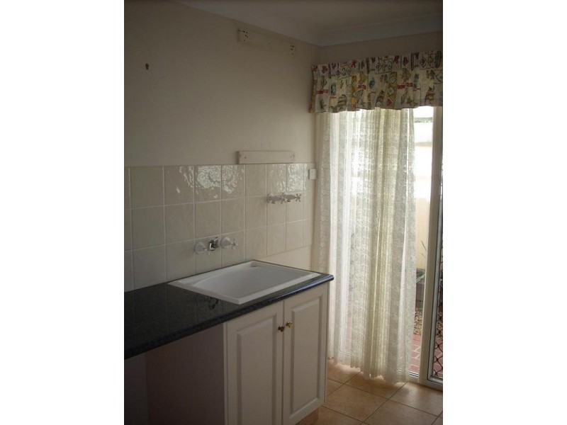 574 Hume Street, Middle Ridge QLD 4350