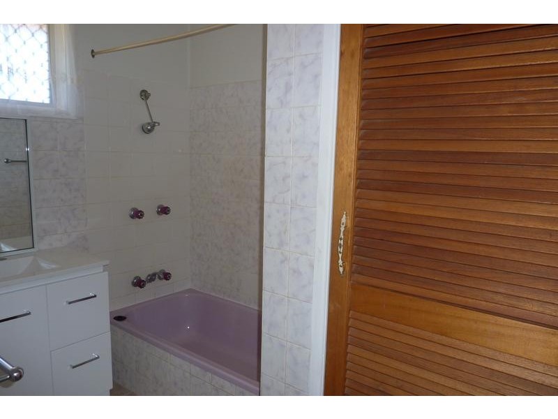 18 Kenilworth Street, North Toowoomba QLD 4350