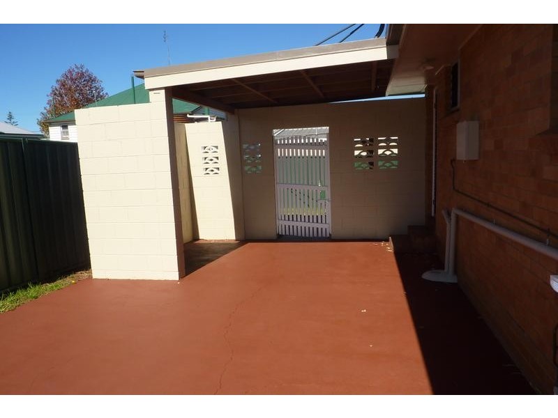18 Kenilworth Street, North Toowoomba QLD 4350
