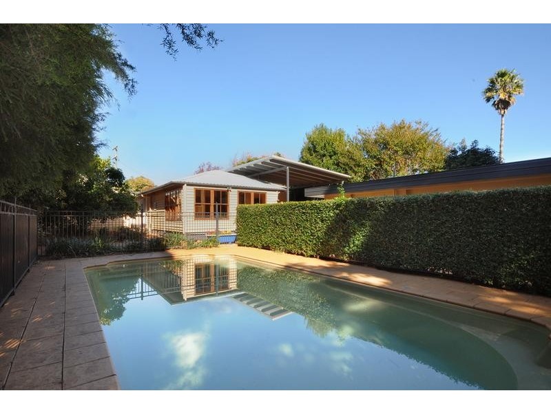 1 Alice Street, East Toowoomba QLD 4350