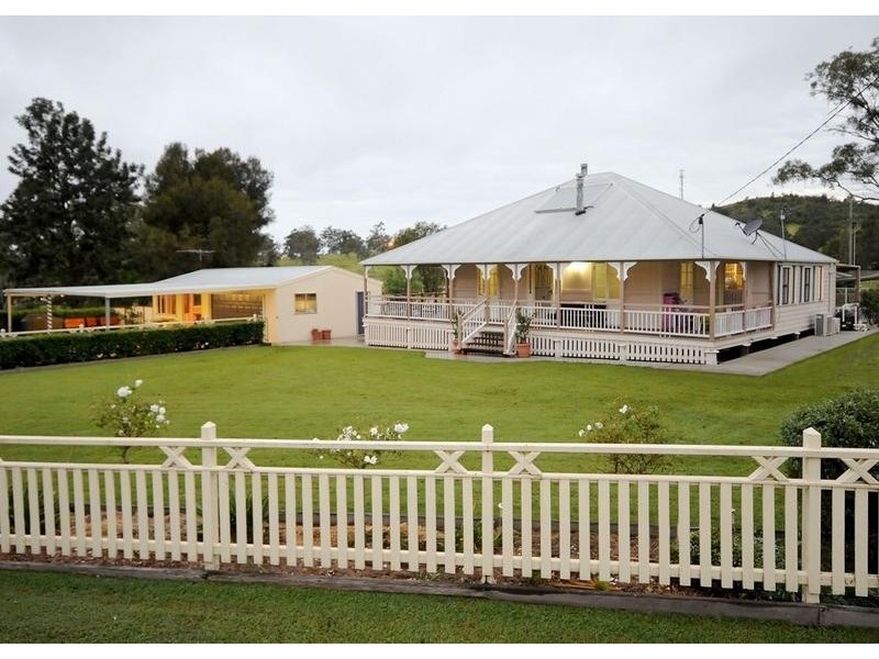 3 Bradton Court, Withcott QLD 4352