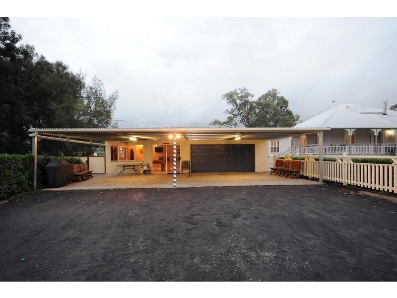 3 Bradton Court, Withcott QLD 4352