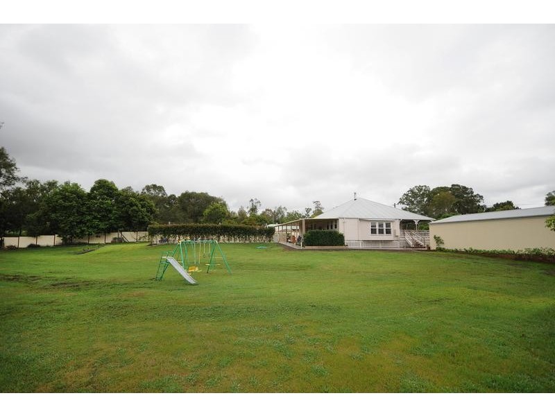 3 Bradton Court, Withcott QLD 4352