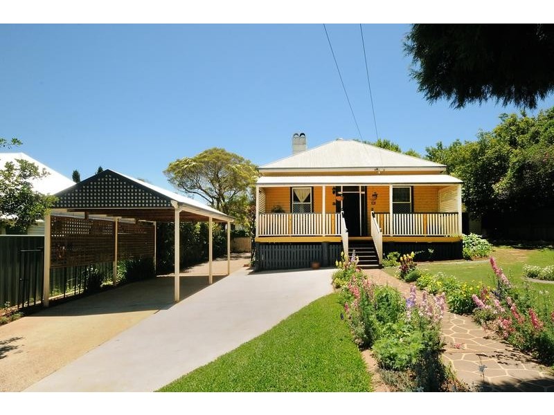 49 Ipswich Street, East Toowoomba QLD 4350