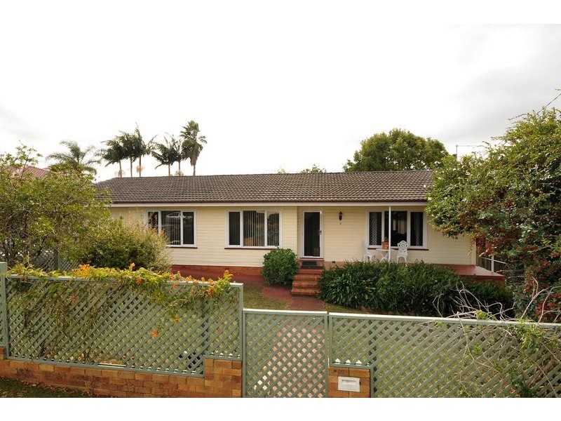 5 McNamara Street, Centenary Heights QLD 4350