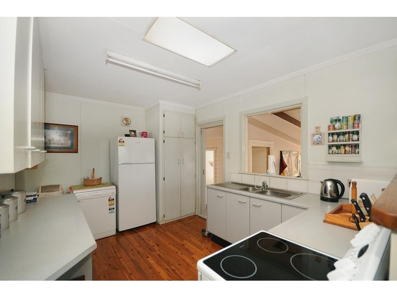 5 McNamara Street, Centenary Heights QLD 4350