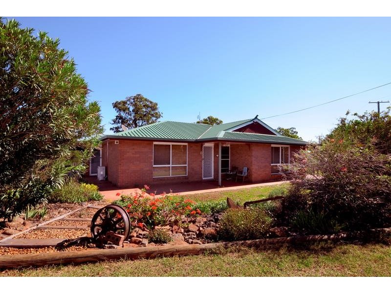 3 Kikuyu Court, Meringandan West QLD 4352