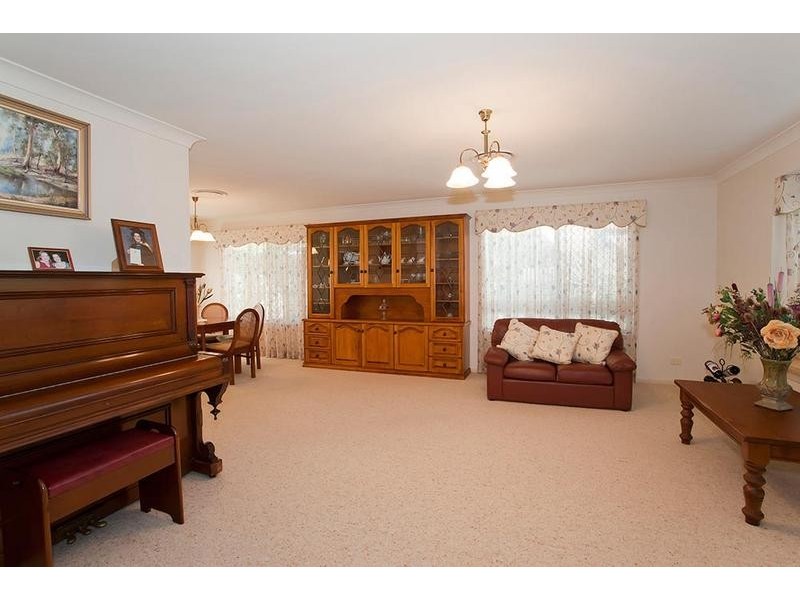 123 Spring Street, Middle Ridge QLD 4350