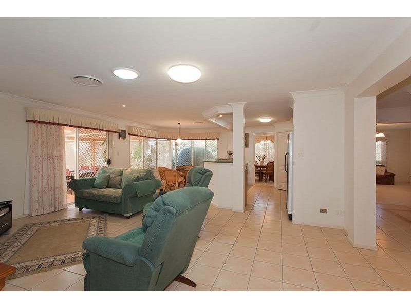 123 Spring Street, Middle Ridge QLD 4350