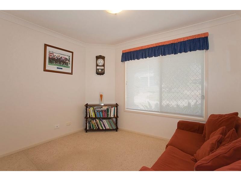123 Spring Street, Middle Ridge QLD 4350