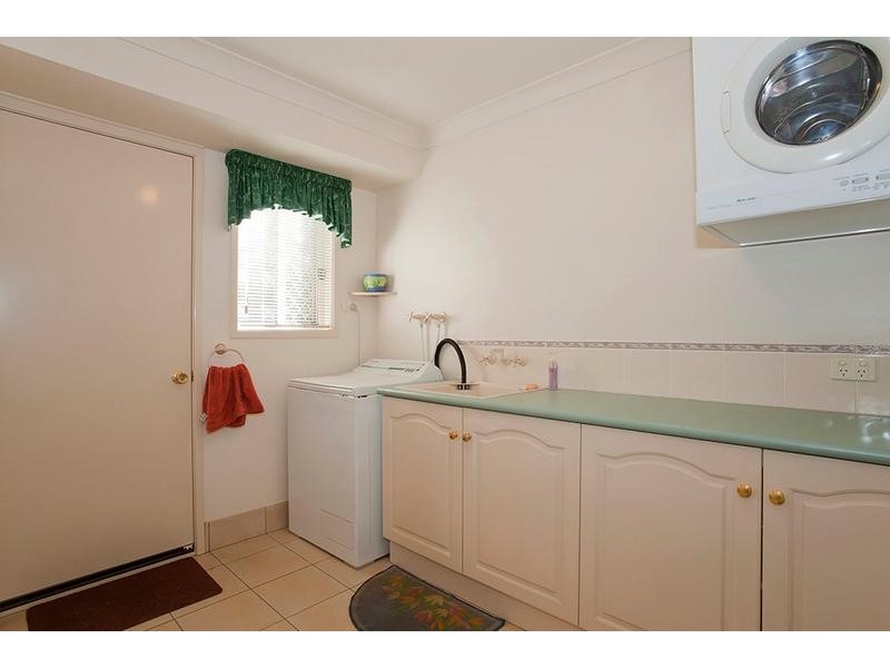 123 Spring Street, Middle Ridge QLD 4350