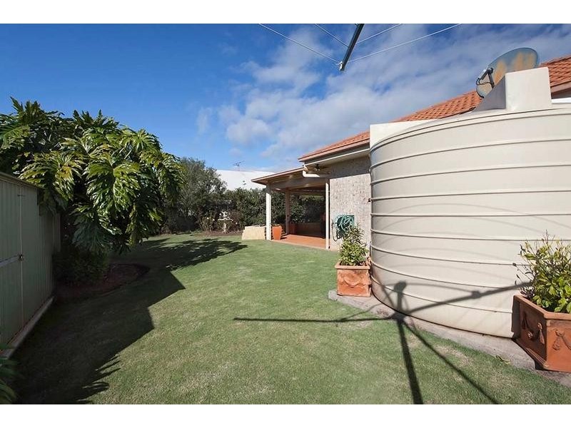 123 Spring Street, Middle Ridge QLD 4350