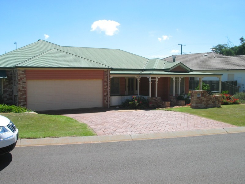 3 Glen Eagles Drive, Middle Ridge QLD 4350