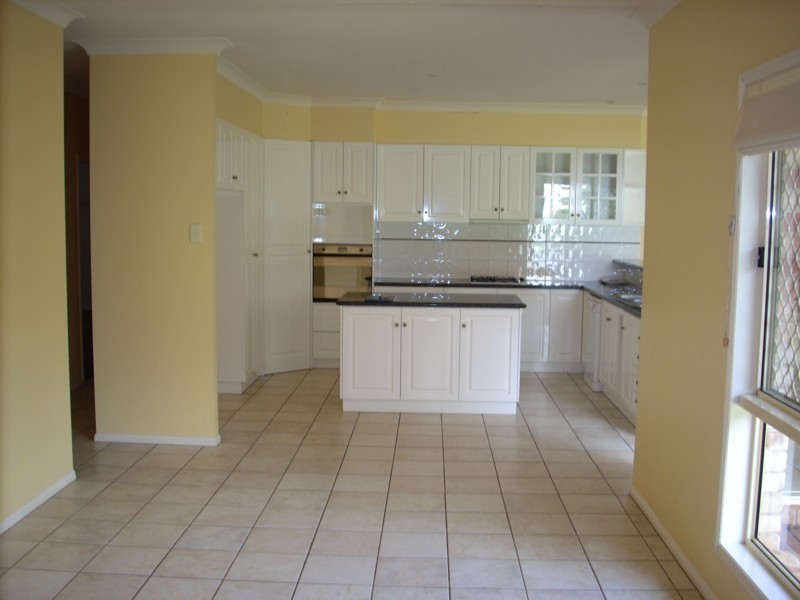 3 Glen Eagles Drive, Middle Ridge QLD 4350