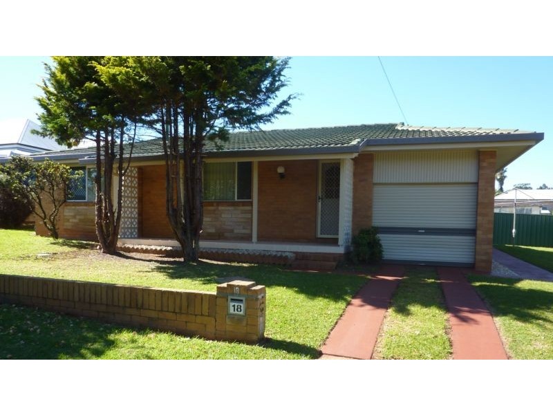 18 Kenilworth Street, North Toowoomba QLD 4350