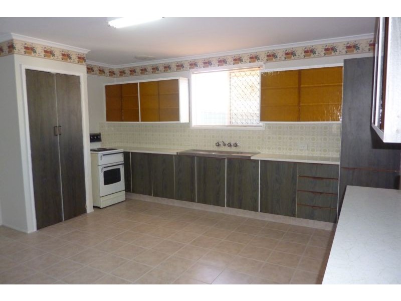 18 Kenilworth Street, North Toowoomba QLD 4350