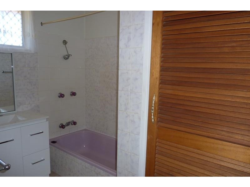 18 Kenilworth Street, North Toowoomba QLD 4350