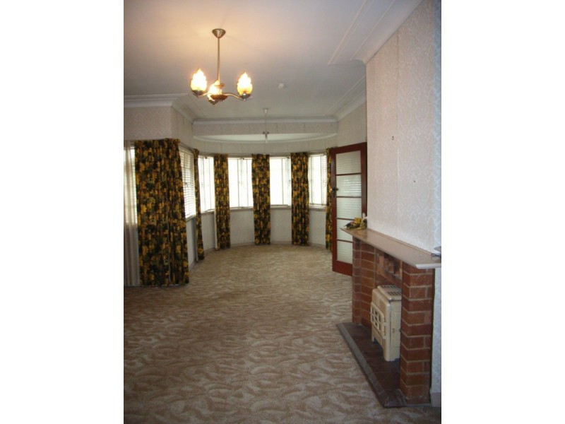 10 Burke Street, Rangeville QLD 4350