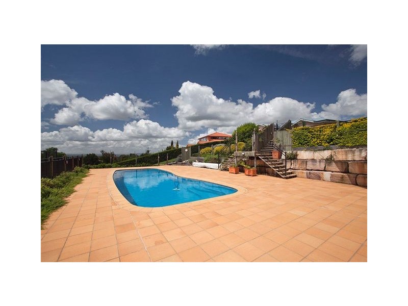 1 Keira Court, Blue Mountain Heights QLD 4350